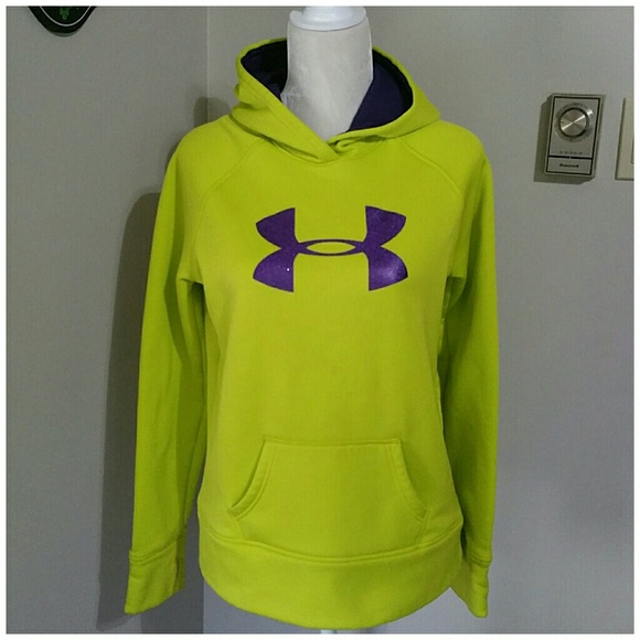 Under Armour Tops - ❤️MUST BUNDLE❤️UnderArmour Storm hoodie. Youth XL